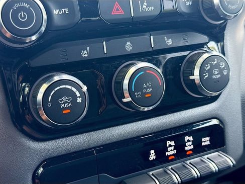 Used 2025 RAM 1500 Big Horn AWD/4WD image 15