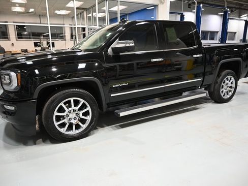 Used 2017 GMC Sierra 1500 Denali w/ Denali Ultimate Package image 9