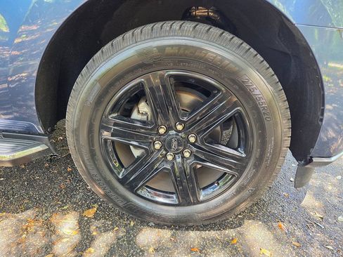 Used 2020 Ford Expedition XLT w/ Equipment Group 202A RWD image 18