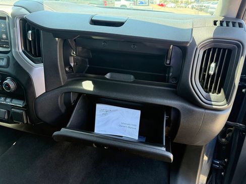 Used 2021 Chevrolet Silverado 1500 Custom AWD/4WD image 27