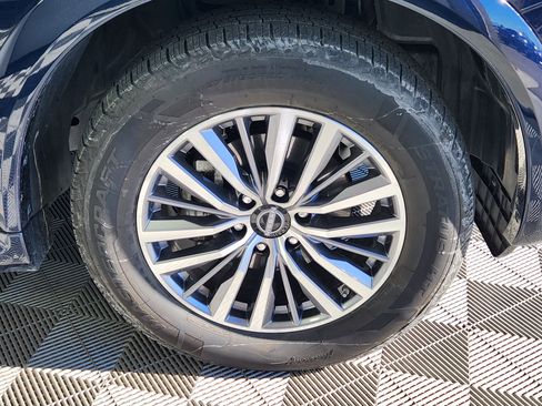 Used 2023 Nissan Armada SL w/ Captain's Chairs Package image 9