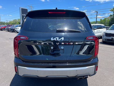 Used 2024 Kia Telluride S w/ S Sunroof Package FWD image 4