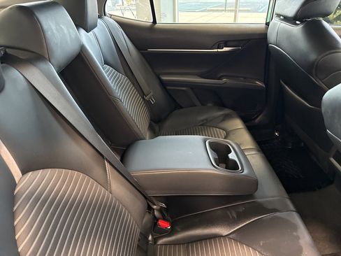 Used 2022 Toyota Camry SE image 16