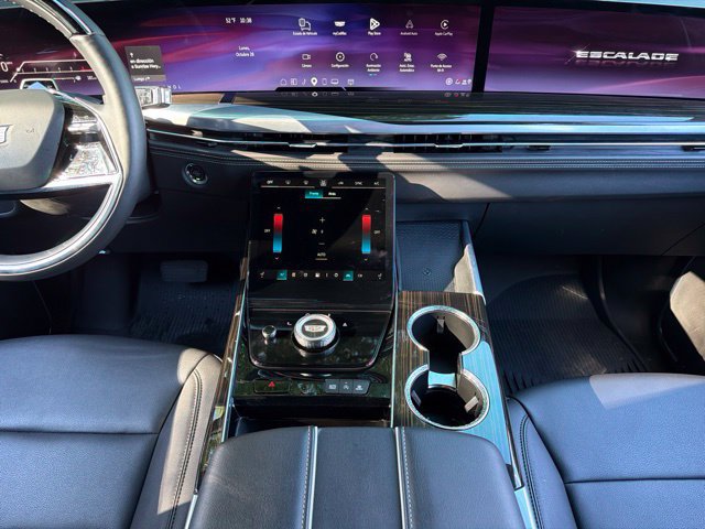 Used 2025 Cadillac Escalade ESV Luxury AWD/4WD image 31