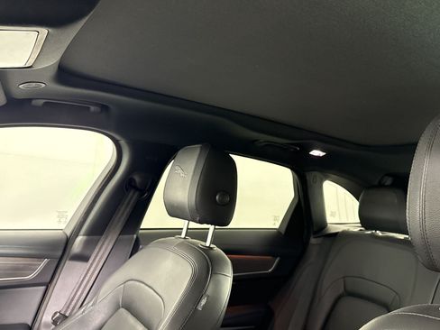Used 2023 Jaguar F-PACE S AWD/4WD image 22