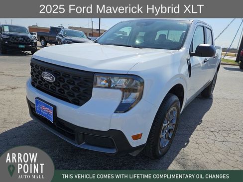 Used 2025 Ford Maverick XLT image 4