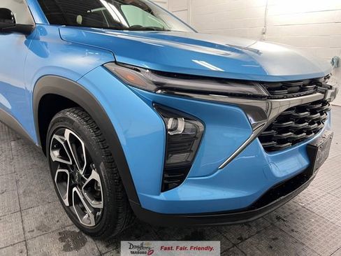 Used 2025 Chevrolet Trax RS w/ Driver Confidence Package image 9