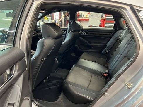 Used 2018 Honda Accord Sport image 8