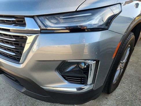 Used 2023 Chevrolet Traverse LT image 7