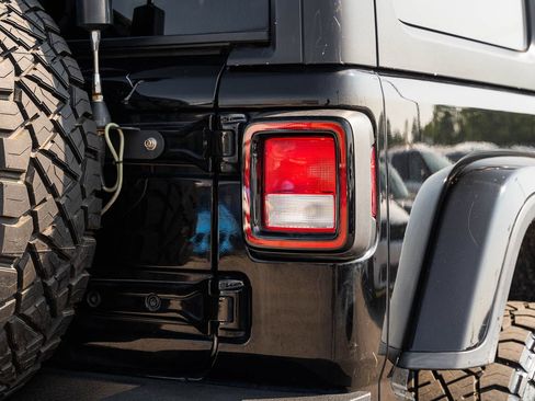 Used 2021 Jeep Wrangler Unlimited Sahara AWD/4WD image 14