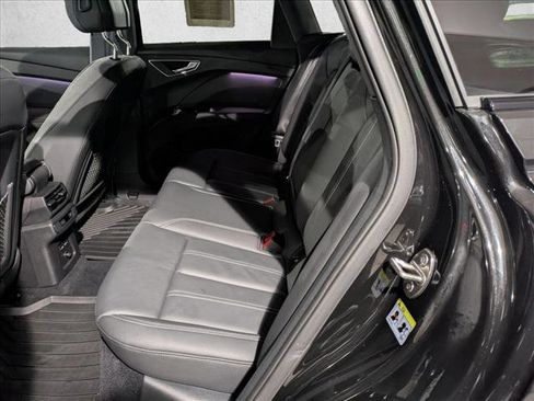 Used 2024 Audi Q4 e-tron Premium Plus w/ Premium Plus image 24