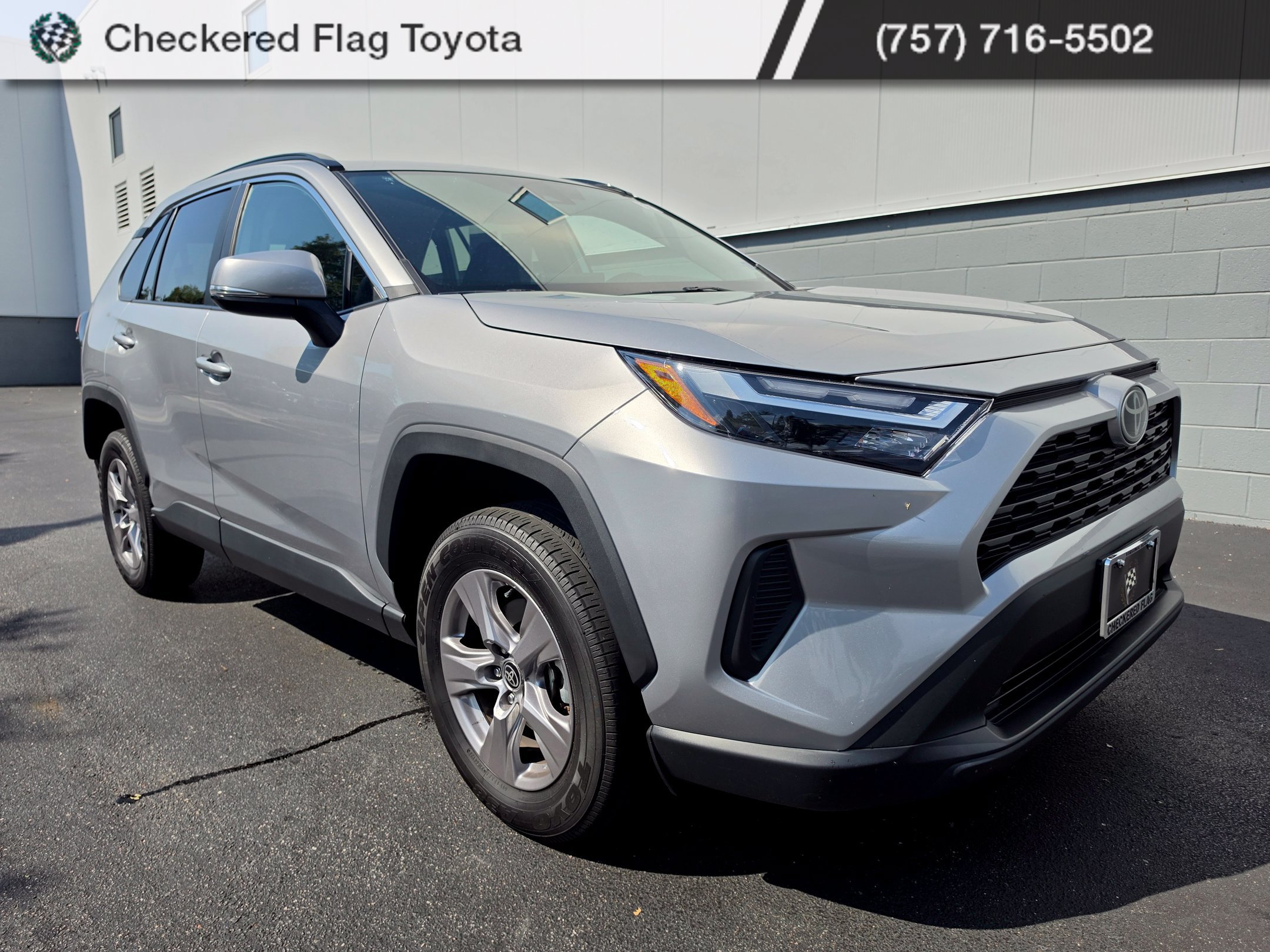 Used 2025 Toyota RAV4 XLE FWD image 7