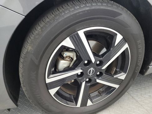 Used 2025 Nissan Sentra SV FWD image 31