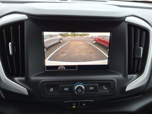 Used 2022 GMC Terrain SLE FWD image 17