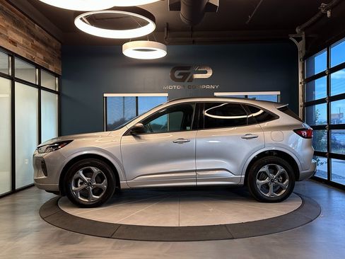 Used 2023 Ford Escape ST-Line image 6