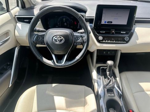 Used 2024 Toyota Corolla Cross XLE AWD/4WD image 11