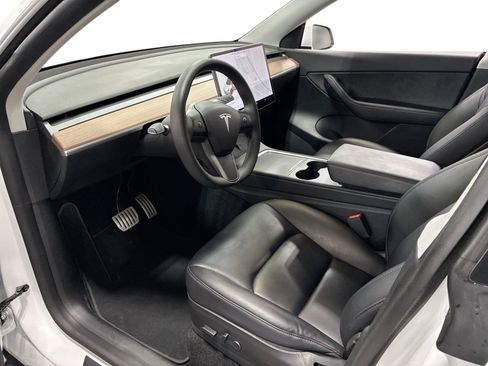 Certified 2021 Tesla Model Y Performance AWD/4WD image 9