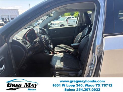 Used 2020 Jeep Compass Trailhawk AWD/4WD image 9