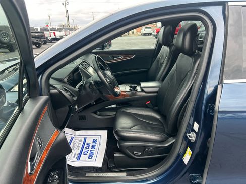 Used 2017 Lincoln MKX Reserve w/ Driver Assistance Package image 16