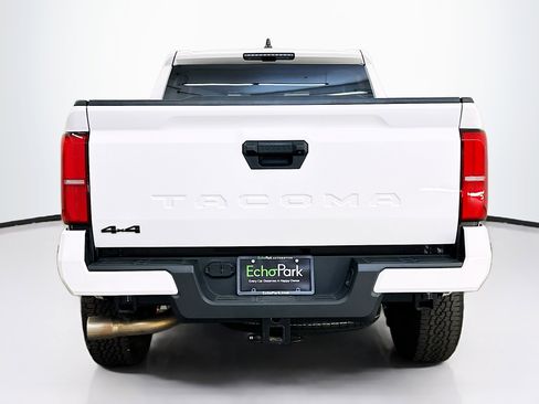 Used 2025 Toyota Tacoma TRD Off-Road image 7