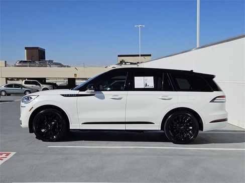 Certified 2023 Lincoln Aviator Black Label image 4