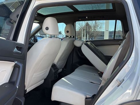 Used 2020 Volkswagen Tiguan SE R-Line image 14