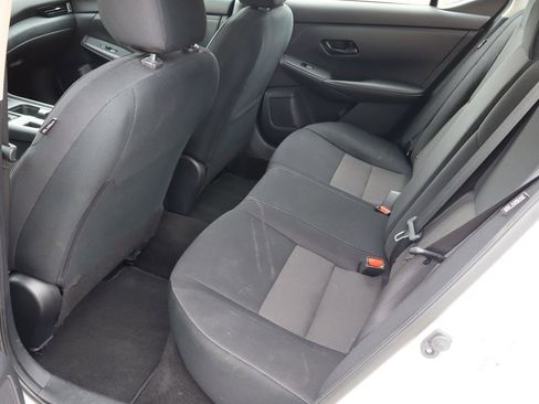 Used 2024 Nissan Sentra SV FWD image 5