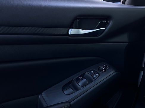 Used 2025 Nissan Altima 2.5 SV image 21