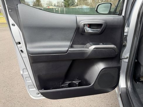 Used 2020 Toyota Tacoma TRD Sport w/ Blackout Package image 30