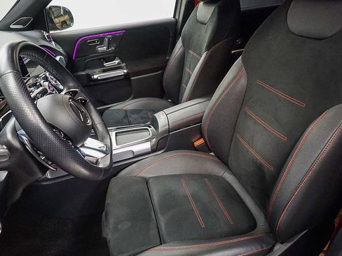 Used 2025 Mercedes-Benz GLB 35 AMG 4MATIC image 19