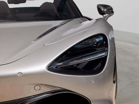 Used 2020 McLaren 720S Spider image 35