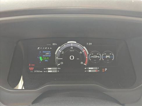 Used 2024 Toyota Tundra Limited w/ Power Package image 9