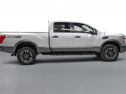 Used 2019 Nissan Titan PRO-4X AWD/4WD image 5