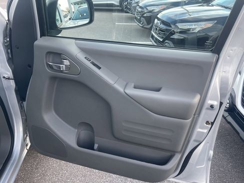 Used 2019 Nissan Frontier SV image 41