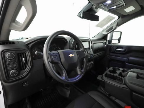 Used 2025 Chevrolet Silverado 2500 W/T w/ WT Convenience Package image 9