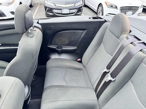 Used 2011 Chrysler 200 Touring FWD image 28