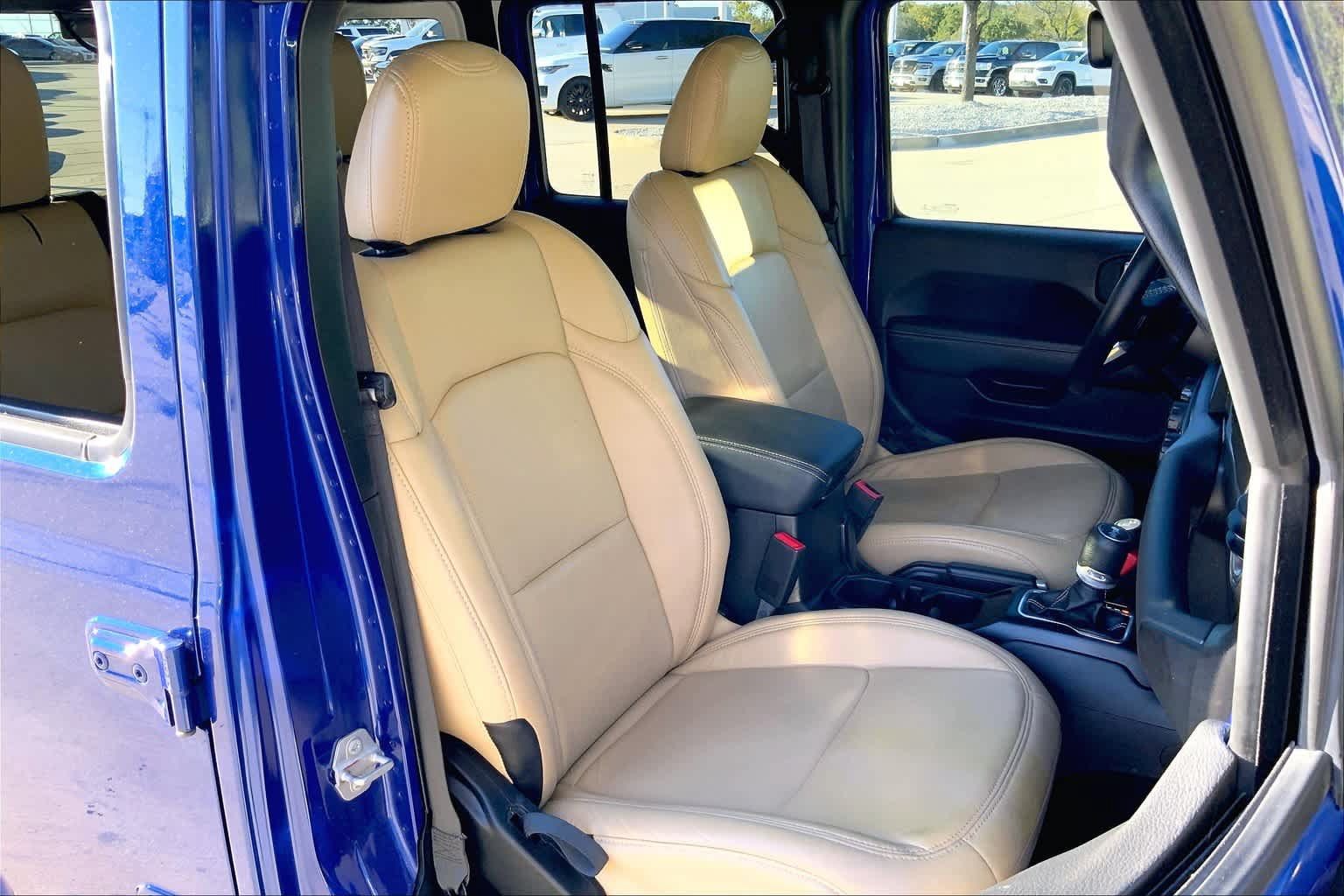 Used 2020 Jeep Wrangler Unlimited Sahara AWD/4WD image 8