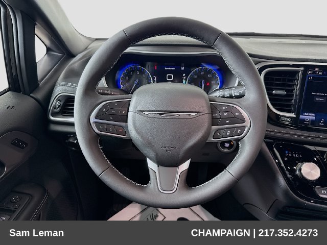 New 2027 Chrysler Pacifica Select FWD image 11