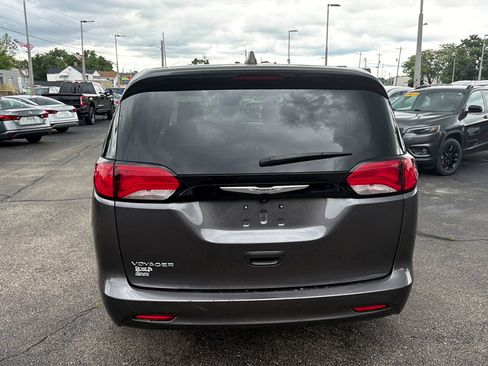 Used 2023 Chrysler Voyager LX FWD image 6