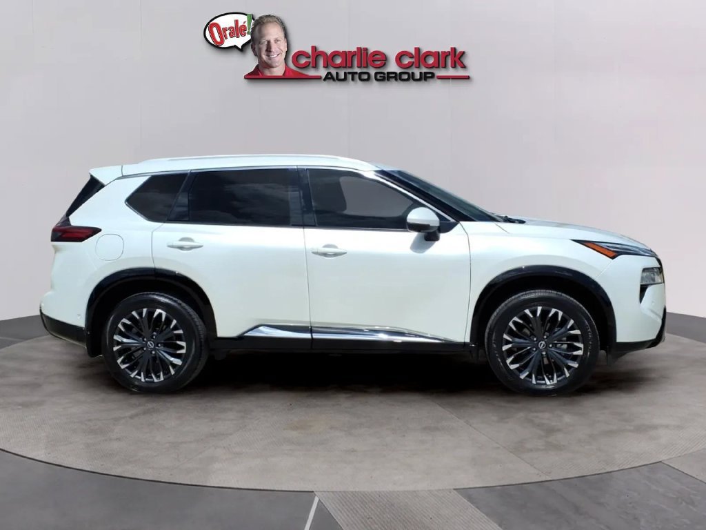 Certified 2025 Nissan Rogue Platinum FWD image 6