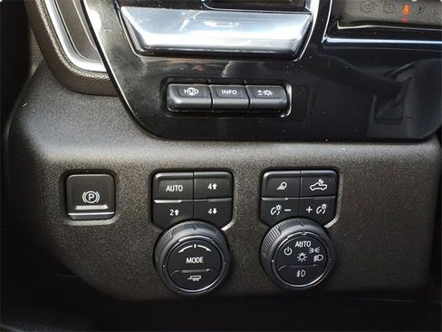 Used 2024 Chevrolet Silverado 2500 High Country w/ High Country Premium Package image 14