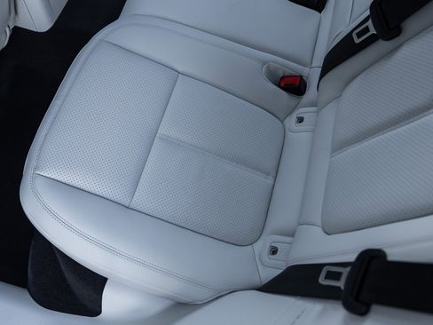 New 2026 Porsche Macan S image 32