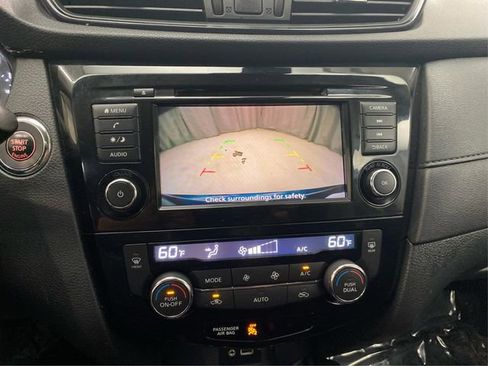 Used 2020 Nissan Rogue SV image 29