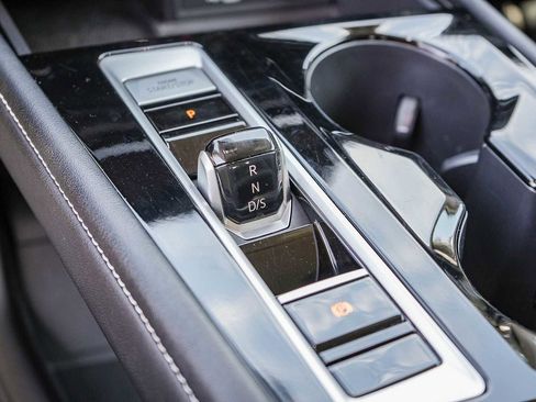 Certified 2024 Volkswagen Atlas SE image 20