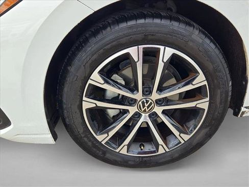 Used 2025 Volkswagen Jetta Sport FWD image 10