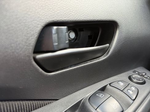 Used 2021 Nissan Kicks S image 27