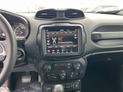 Used 2023 Jeep Renegade Latitude image 16