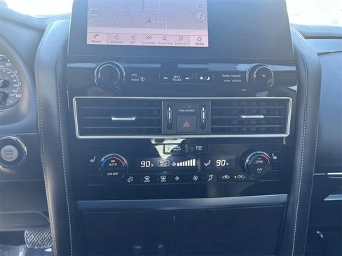 Used 2024 INFINITI QX80 Luxe image 32