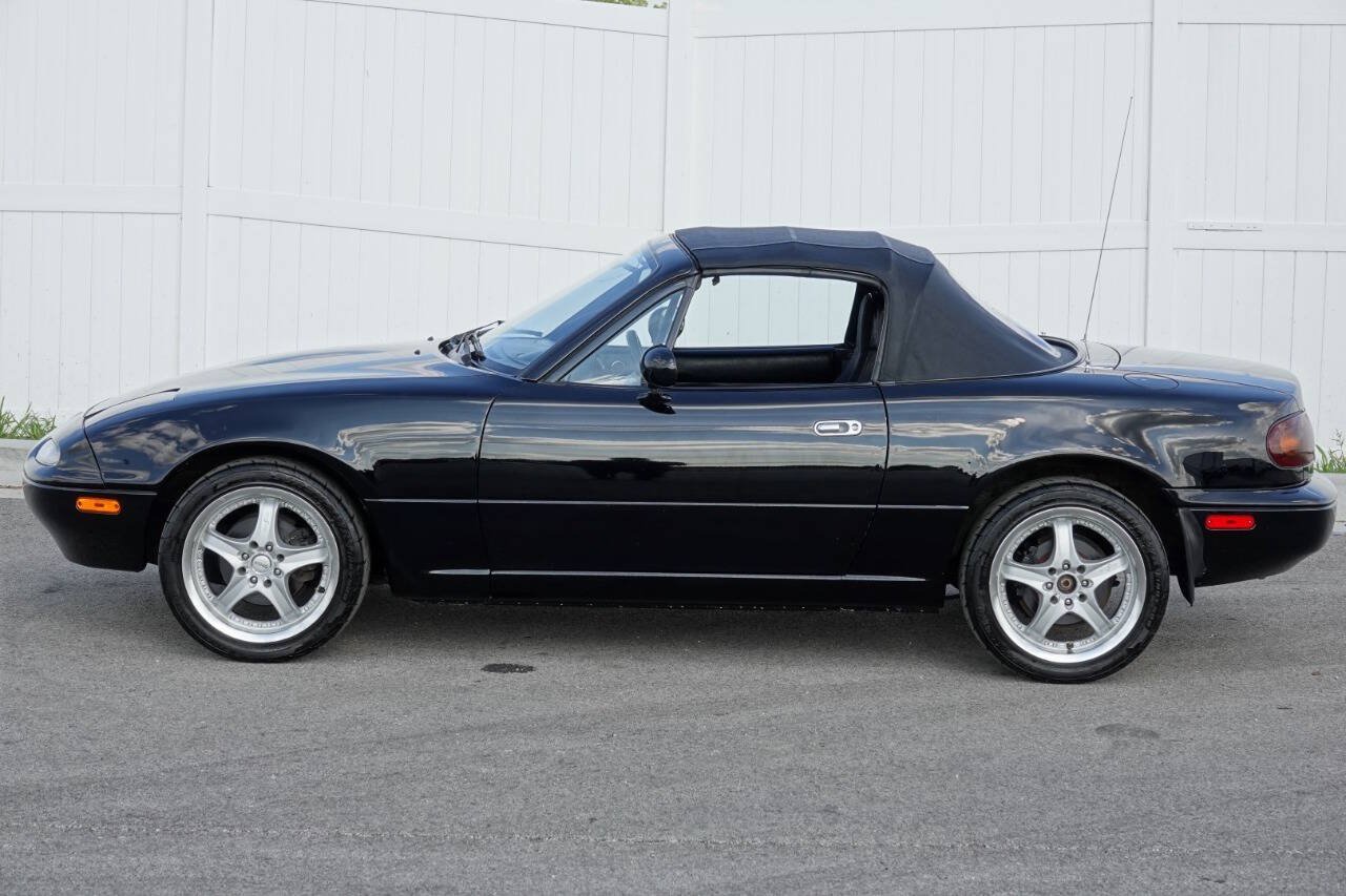 Used 1996 MAZDA MX-5 Miata RWD image 25