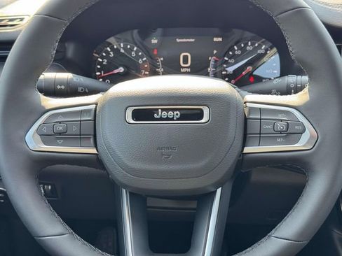 New 2026 Jeep Compass Latitude w/ Sun and Sound Group AWD/4WD image 18